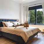 Villa Tika *