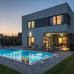 Tika Villa *