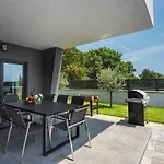 Villa Tika